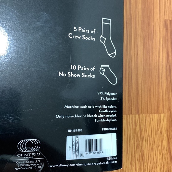 NEW Tim Burton 15 days of socks - Picture 3 of 3